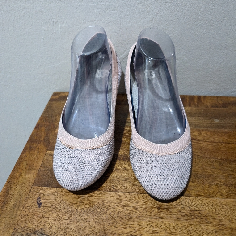 Betabrand Late to the Gate pink and gray Polka Dot Classic Cone Pumps size 8 - Picture 2 of 6